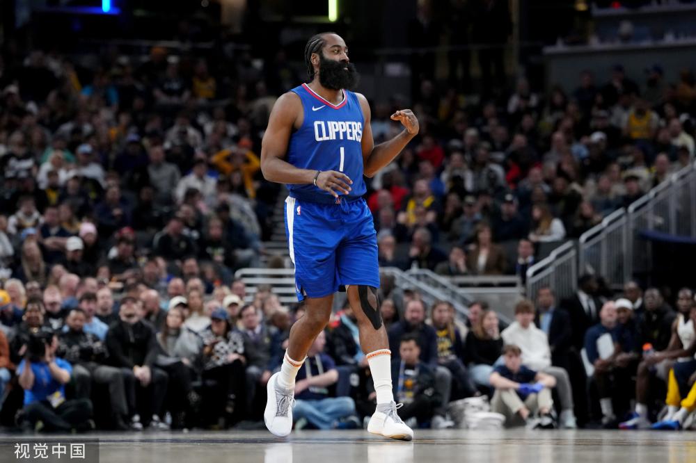 她将继续面 她将继续面